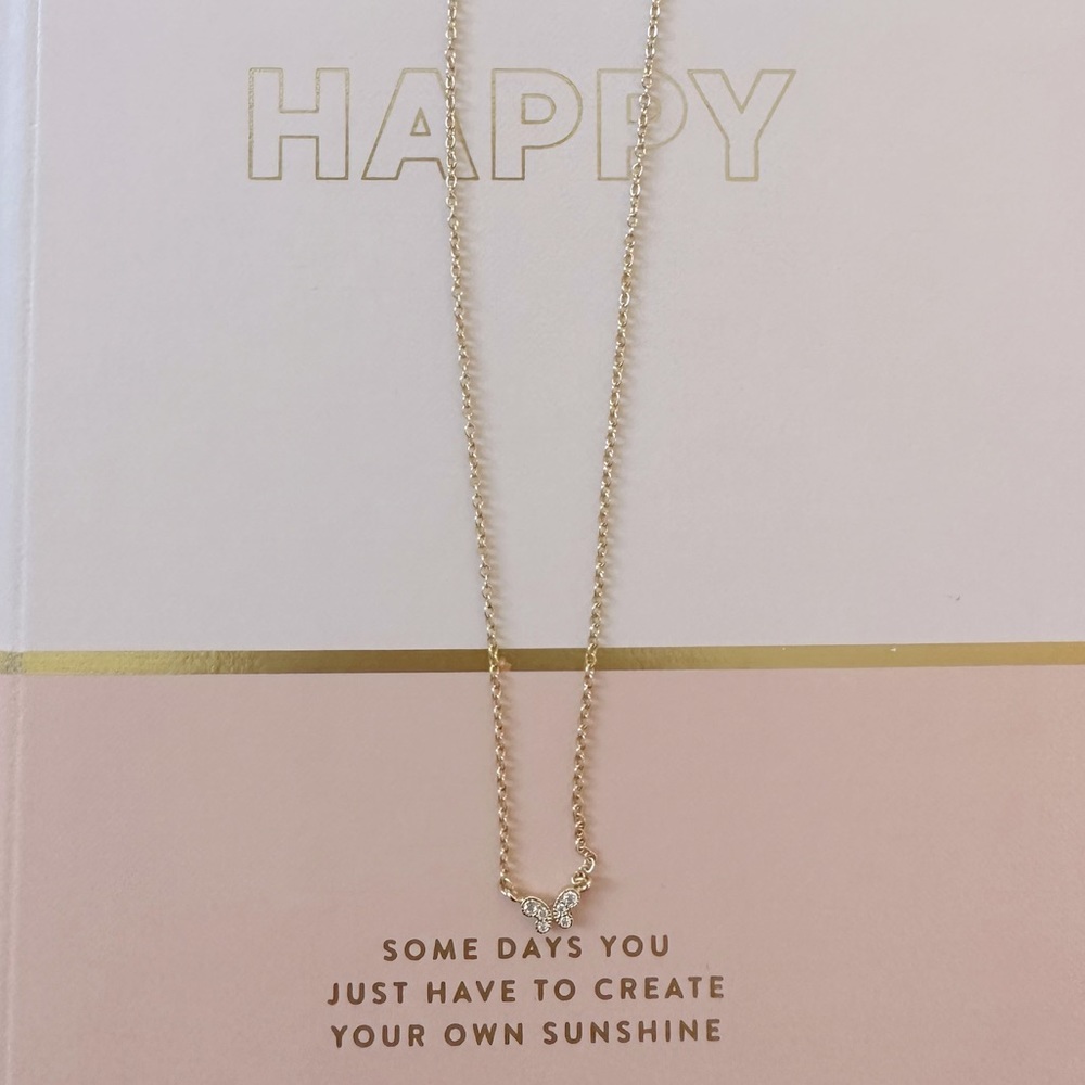 NWT Beautiful Dainty Butterfly Necklace🦋✨